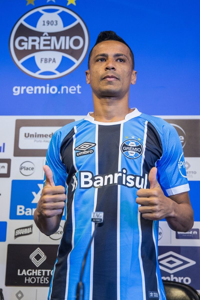 O meio-campista Elias conversou - Clube Atlético Mineiro