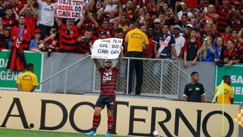 Reiner é liberado pelo STJD e reforça o Flamengo contra o Avaí em Brasília