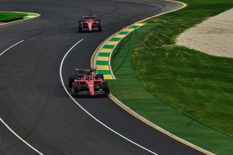 GP de São Paulo: Carlos Sainz lidera dobradinha da Ferrari no