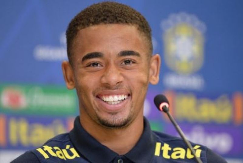 Com dois de Gabriel Jesus, Brasil bate Equador na estreia de Tite