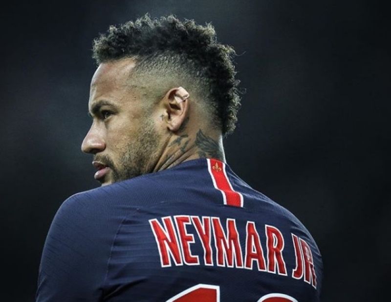 Com gols de Neymar e Mbappé, PSG goleia Monaco no Francês